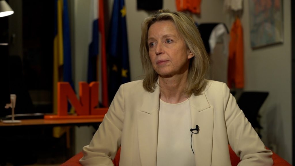 01000000 0aff 0242 4e10 08dc491445bc w1200 r1