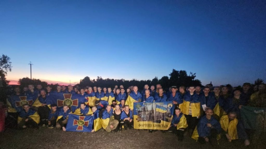 01000000 0a00 0242 8152 08dc954c24a0 w1200 r1