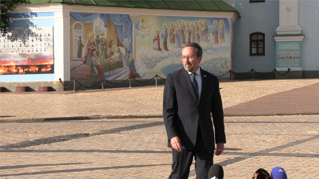 01000000 0a00 0242 a7ff 08dc92173d29 w1200 r1