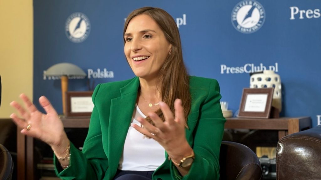 01000000 0aff 0242 816a 08dc8fb8ce77 cx0 cy13 cw0 w1200 r1