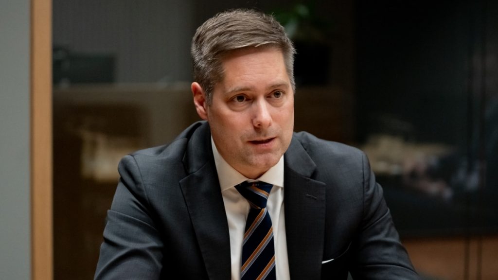 01000000 0a00 0242 f431 08dc34094b6f cx4 cy4 cw94 w1200 r1