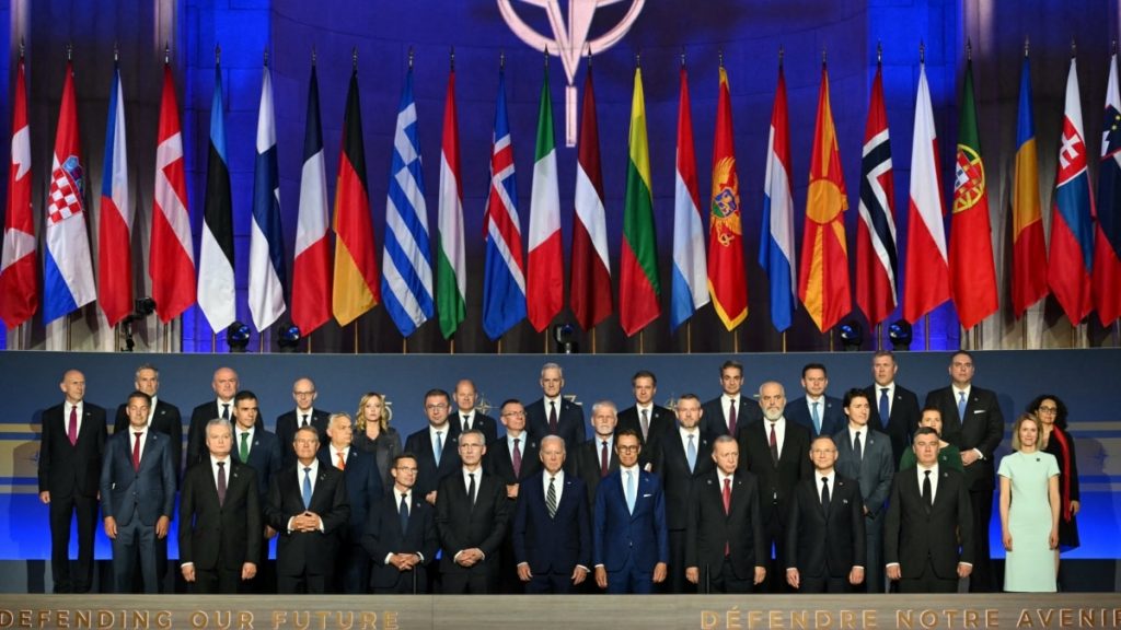 01000000 0a00 0242 fbfb 08dca0bcf333 cx0 cy10 cw0 w1200 r1