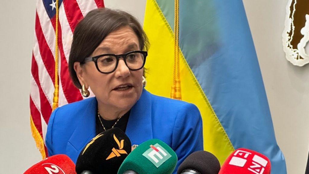 01000000 0aff 0242 170b 08dc532b7602 cx0 cy6 cw0 w1200 r1