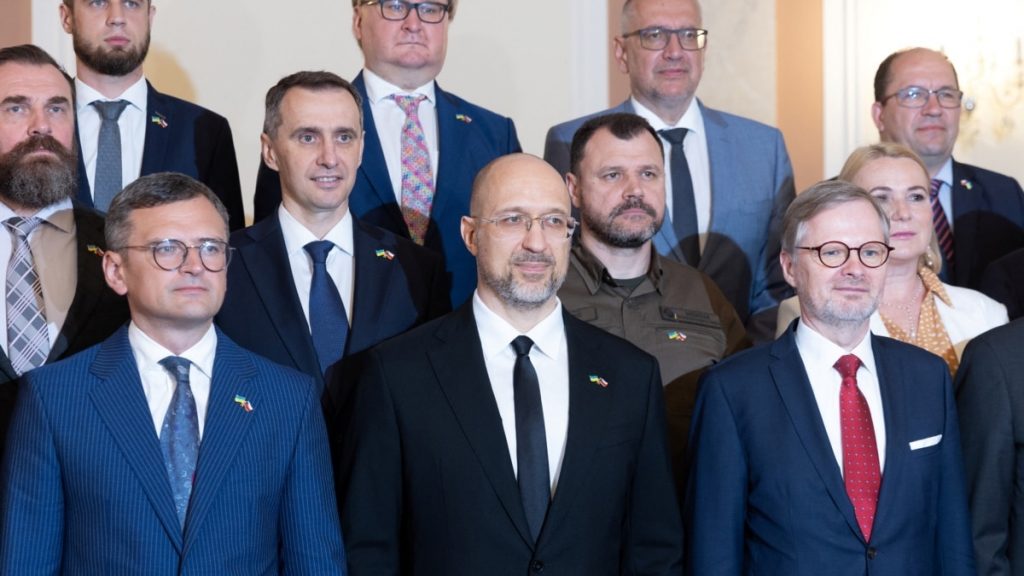 В Праге проходит совместное заседание правительств Украины и Чехии – Шмыгаль 1 f1f5856b 4cd2 4aff a2ca 4d12b30e2b9f w1200 r1