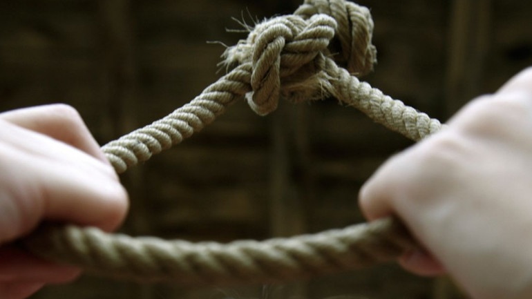 Самоубийство повешение1