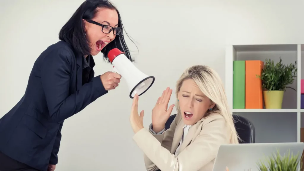 Роботодавець може здійснювати моніторинг робочої кореспонденції працівника