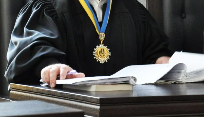 Суд зобов’язав відрахованого курсанта сплатити військовій академії витрати за навчання