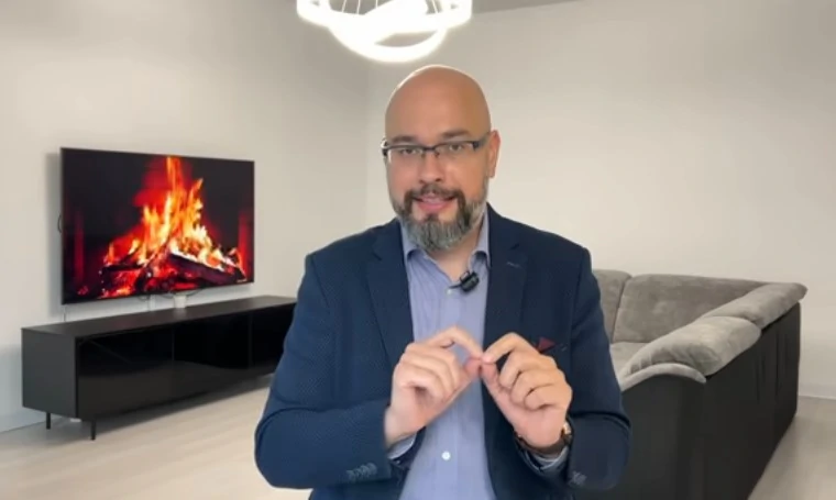 Украинец за границей и повестка на отправку почтой.