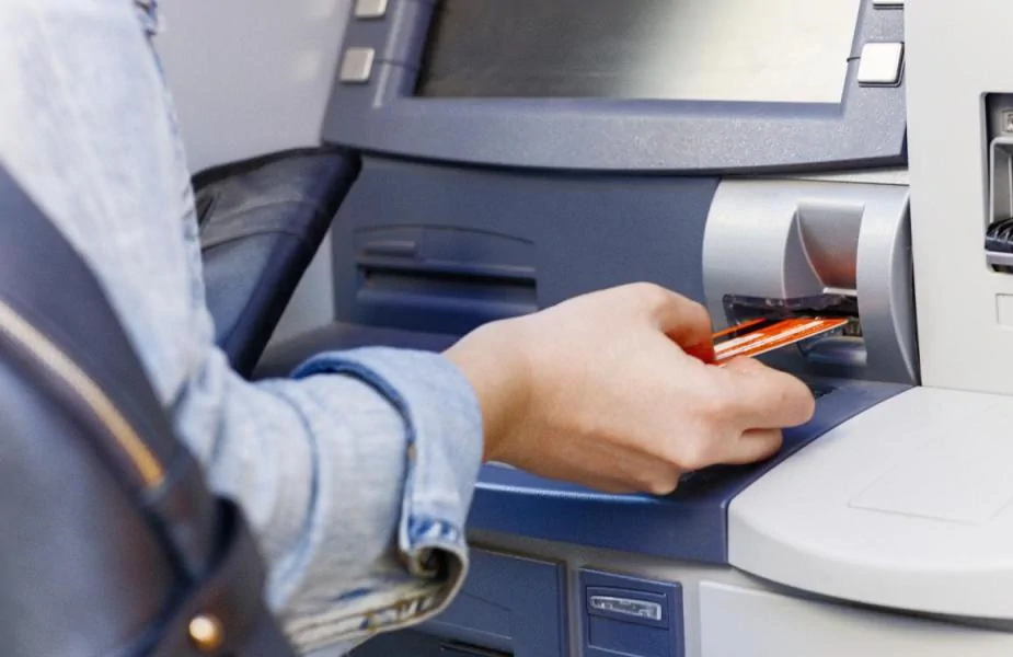 Банкомат списав гроші з картки, але не видав їх