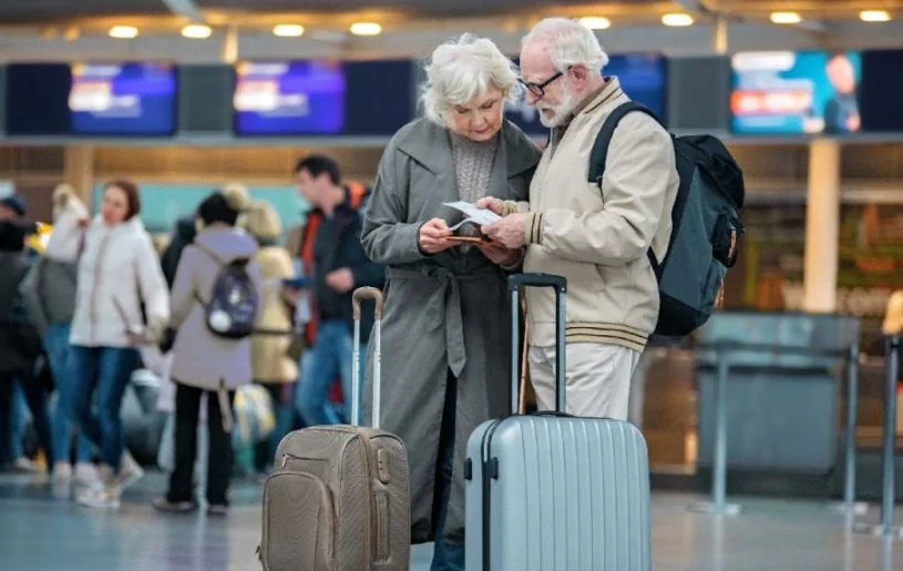 Виїзд пенсіонера за кордон: як отримати пенсію за шість місяців наперед