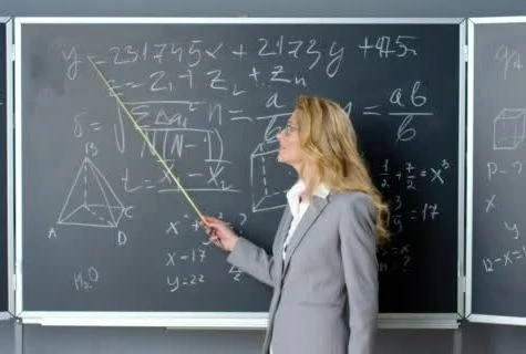 Строкові контракти для вчителів замість безстрокових трудових договорів