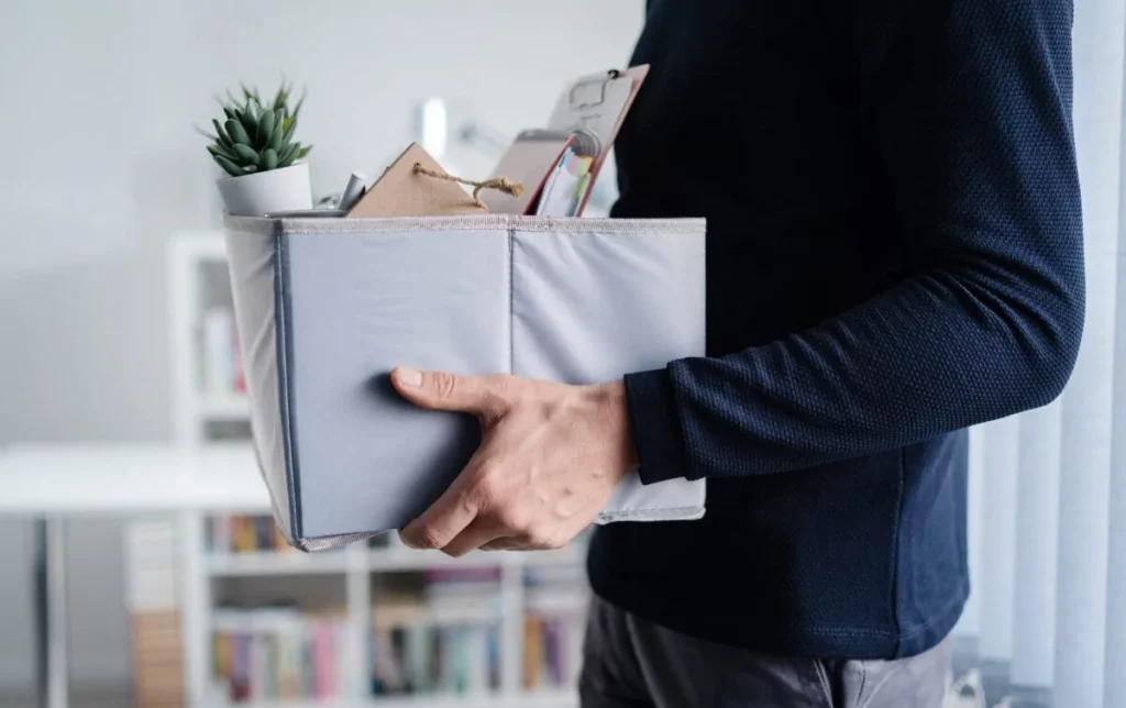 Звыльнення з роботи