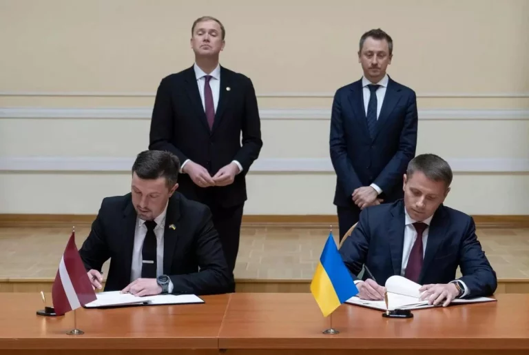 В Латвії українське посвідчення водія можна обміняти без складання іспитів