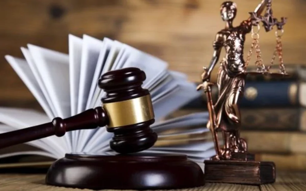 Позов, судовий розгляд