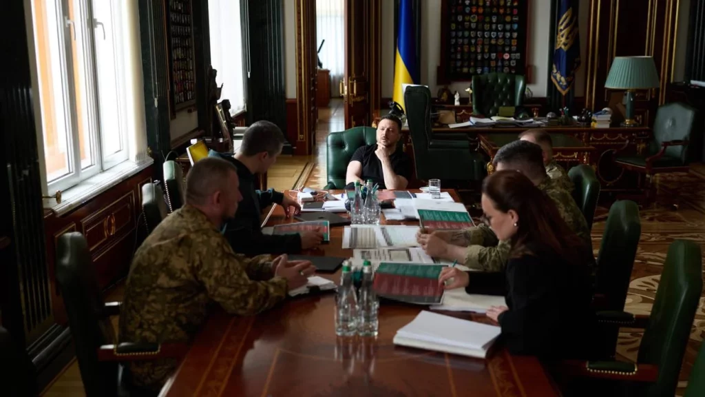 Більші виплати та демобілізація: Зеленський оголосив реформу армії 1 2evyev c16x9x50px50p 7bade2ccb78f6a82acff4f87c01771d2